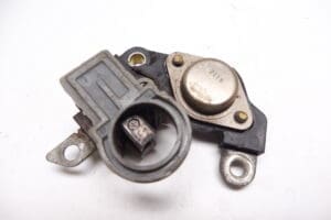 32500-27A00 Regulator assy Suzuki GSX600/750/1100R-F,GSF600/1200 used