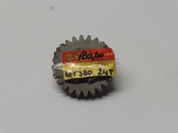 24320-18002 Gear 2nd driven 24T Suzuki T20-250-350/GT250-380 new or as new