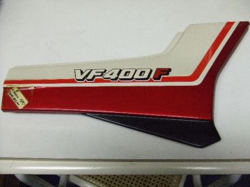 836A0-KE7-600 Cover R.H. Frame VF400F red/white