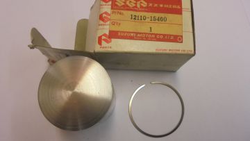 12110-15400 Piston with new ring RGB500 racing used but super condition. 