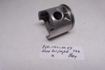 240-11631-00-97 Piston with ring Yam.TD2 used but perfect (we have modify the bottom) of the piston,see picture