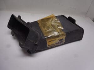 64276-MG9-680 Tube air duct L. intake Honda GL1200 new