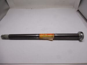 64711-37000 Rear axle Suzuki GS 750 original NOS