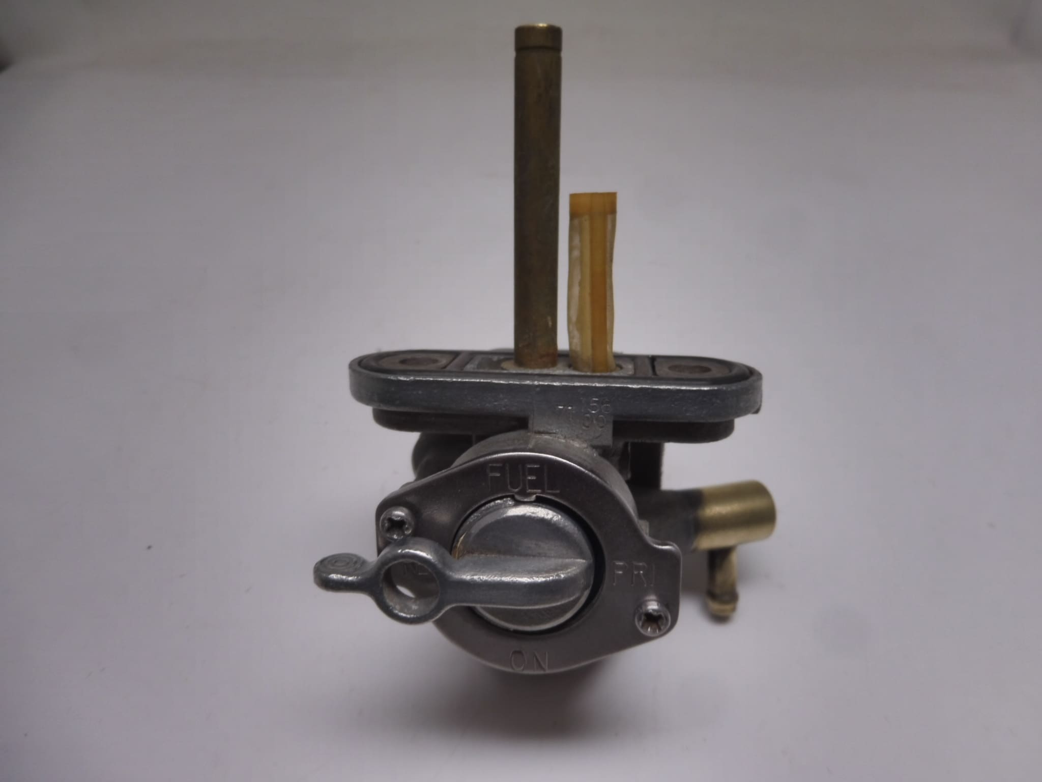 44300-15600 Fuel cock Suzuki GT250 '76-'78, GT500 '76-'77 used as new