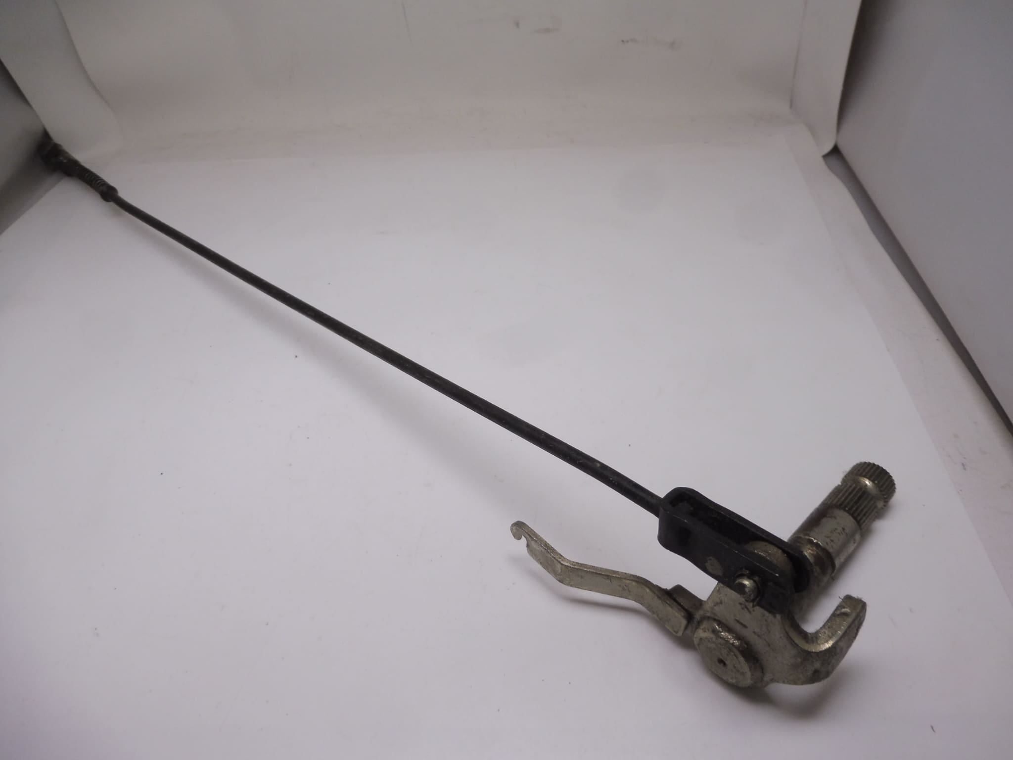 46510-425-610 Spindle rear brake with rod Honda CB750K '79-'81 used