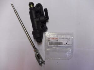 1H3-25850-50 Master cyl.rear Yam.TZ's C-D-E with rod new >copy<