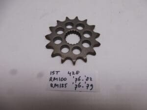 27511-41710  Front sprocket RM 100'76-'79/RM 125 '76-'82 15T new