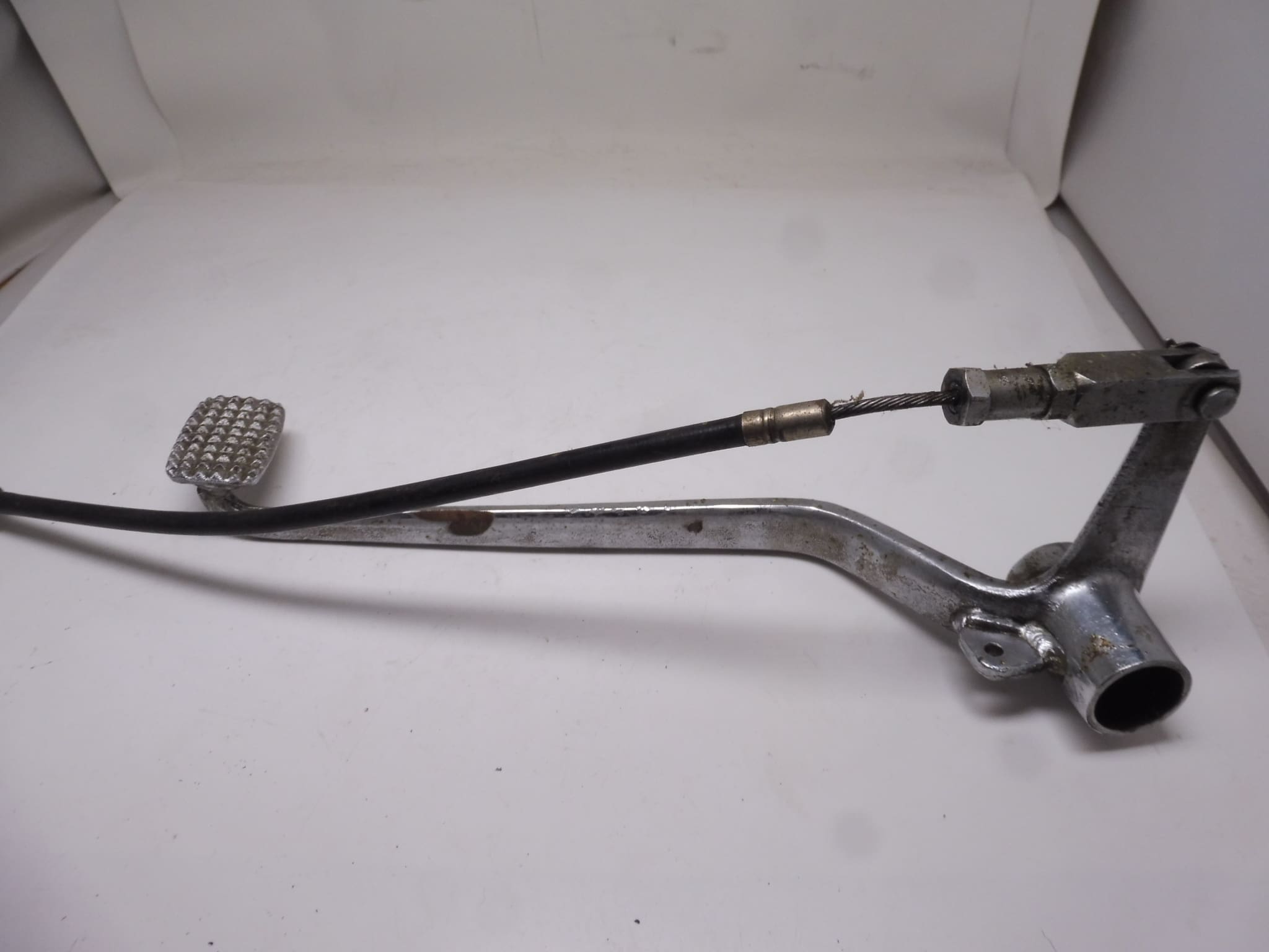 43110-11000 Rear brake pedal Suzuki T20 '65-'69 with cable used - Image 2
