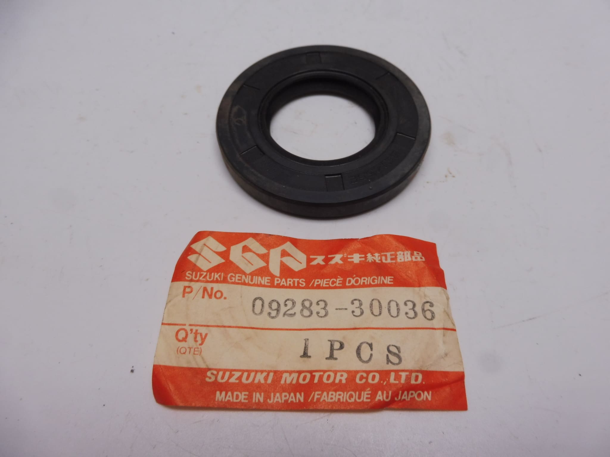 09283-30036 Oil seal Suzuki GSX 400F 30x56x7 original new