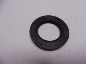 09283-32005 Oil seal crankshaft Suzuki GT 380 R. 32x52x6,5/8 new