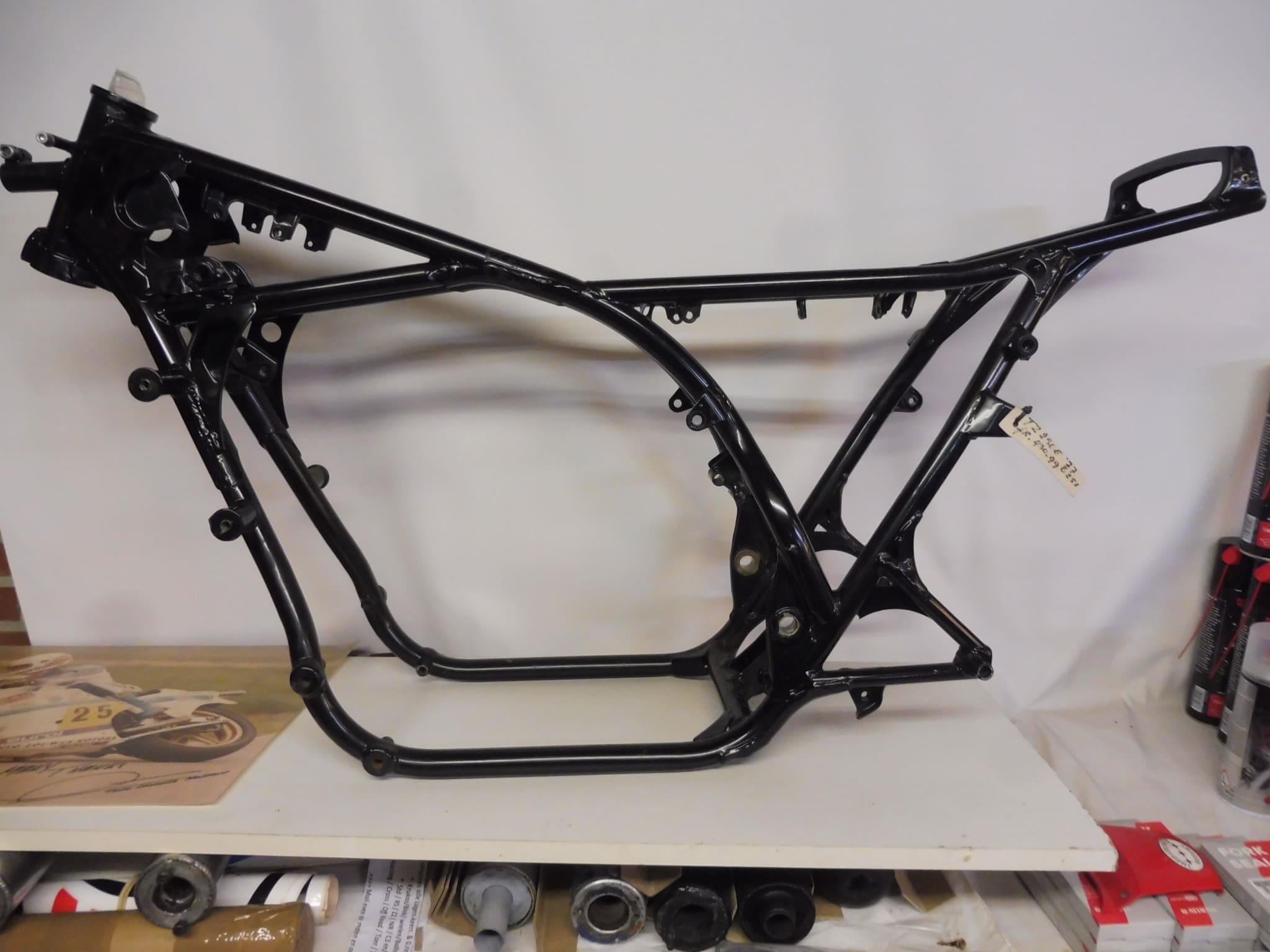 1H3-21110-00-33 Chassis Yam.TZ250-350 C-D-E .original as new