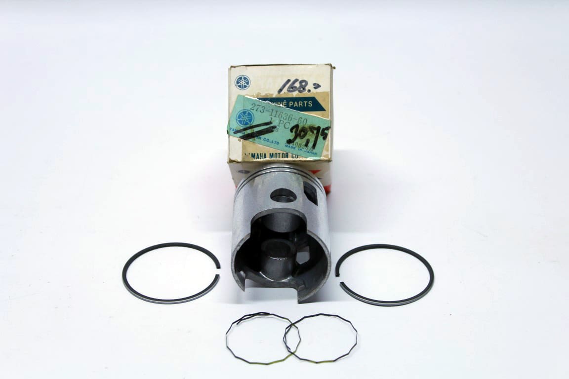 Yamaha - 273-11636-00 - CS3/CS5 - Piston