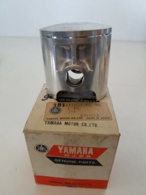 Yamaha - 383-11631-00-96/328-11631-00-96 NEW - TZ350 A/B - Piston less ring