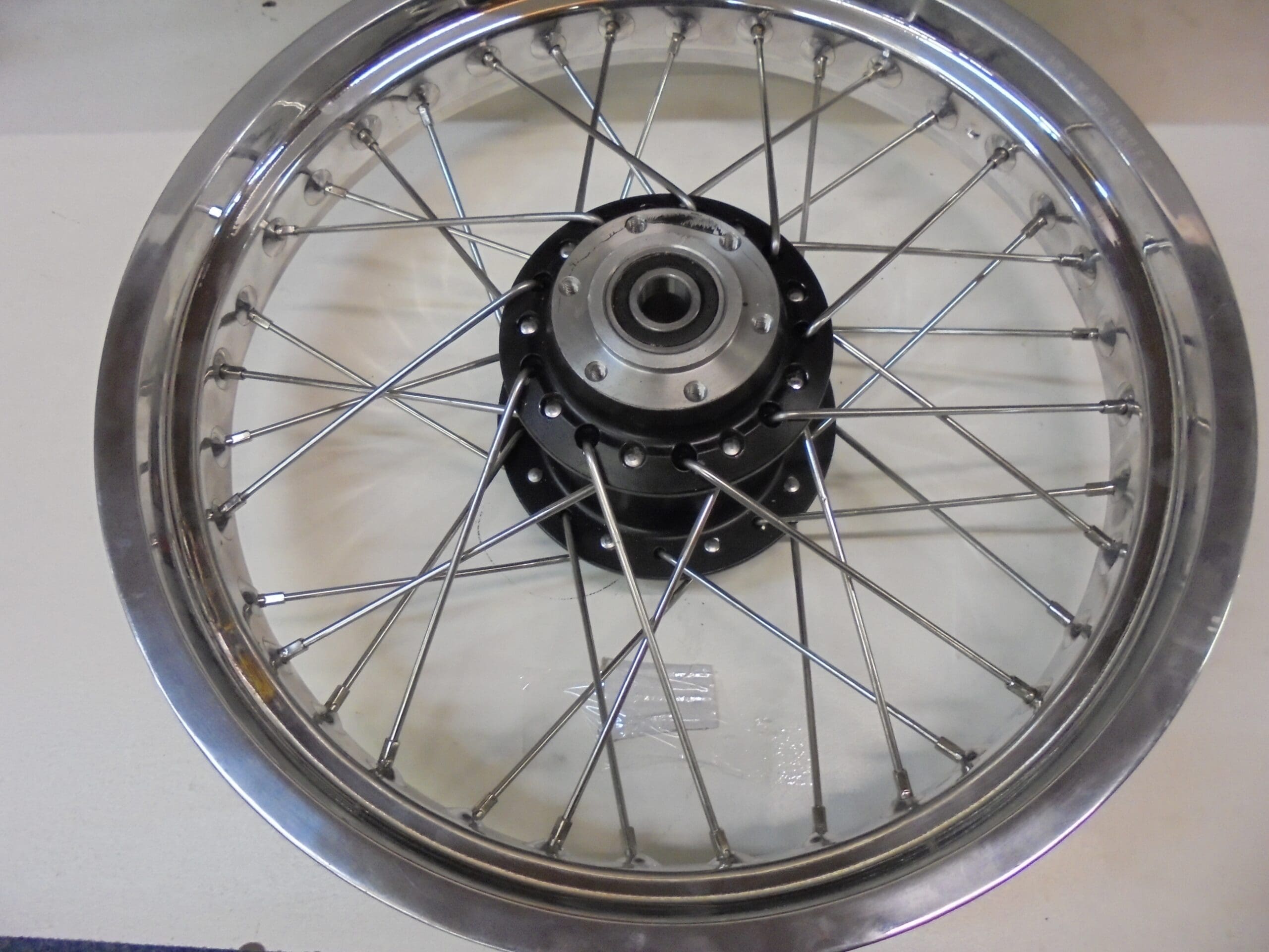 Suzuki - 64100-42810 - RG500 -1 till 6 Rear Wheel complete