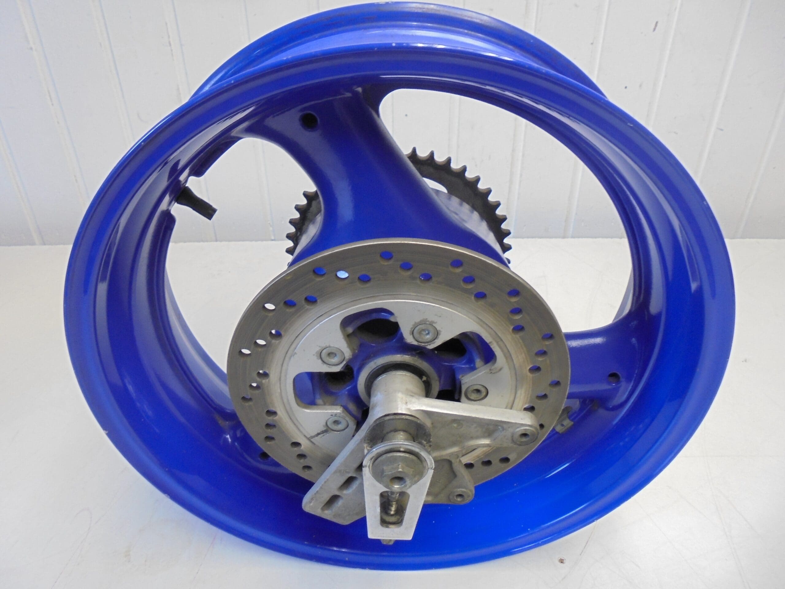 Suzuki - 64111-34C00_1 - GSXR750 - Rear Wheel