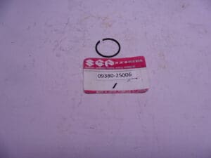 09380-25006 Circlip snap ring TS250 / GS500E / GS550 / GSX / GSXR