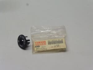 Yamaha - 4MJ-H2552-00-00 - Axis - Handle