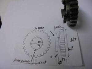 Suzuki - 24241-42000 / 42010 / 42020 - RG500 - Transmission