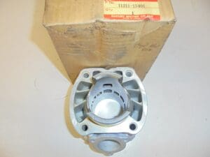 Suzuki - 11211-15400/15401 - RGB500 - Cylinder