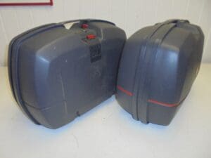 Alternative view of Givi bags in perfect conditionas L.H.& R.H.Suz/Hon/Kaw/