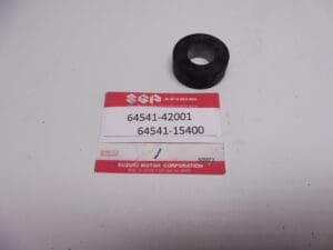 Suzuki - 64541-42001 / 64541-15400_1 - RG500/RGB500 - Rear sprocket Cushion