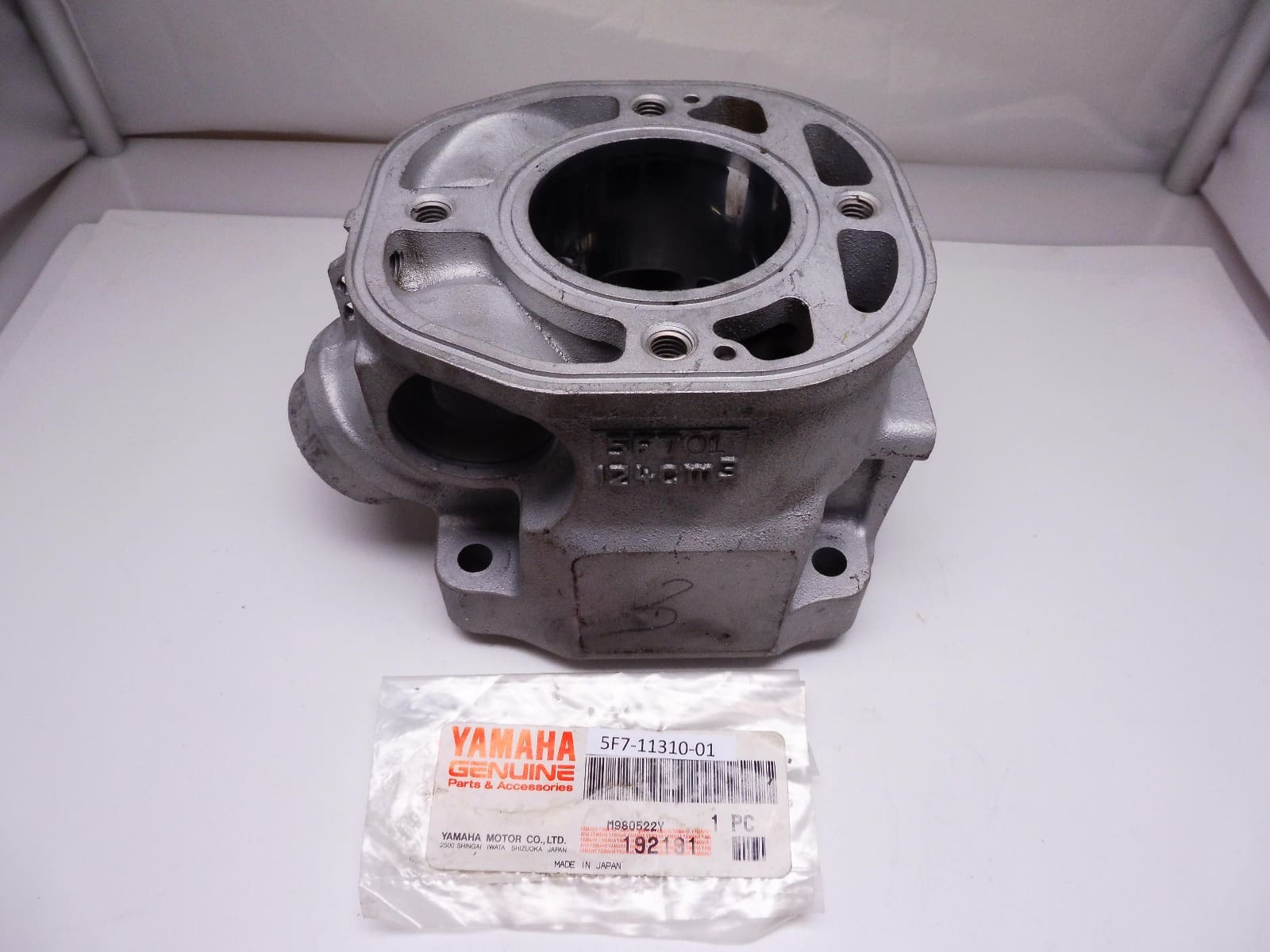 Yamaha - 5F7-11310-01 no nicasil_1 - TZ250 H/J en latere modellen - Cylinder
