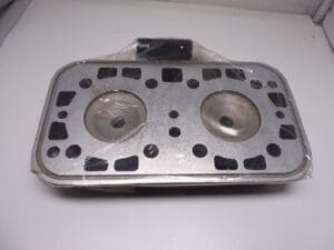 Yamaha - 430-11111-00 - TZ250 A/B - Head cylinder