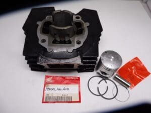 Honda - 12100-166-610 - MB5/MT5 - Cylinder