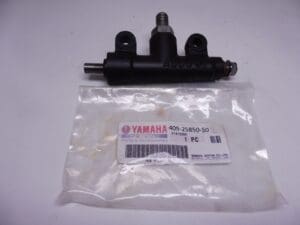 Yamaha - 409-25850-50 - TZ250-350 C/D/E/F/G mastercil.rear as new