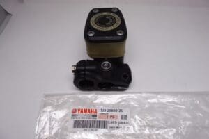 1J3-25850-21 Master cil.assy Yam.XS1100 1978 and later as new