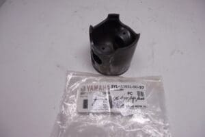 3YL-11631-00-97 Piston Yam.TZ250 '62 or later 1x 97 used but perfect
