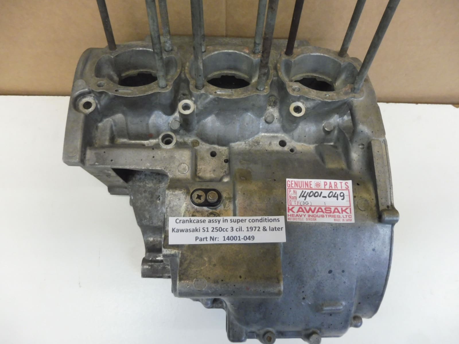 14001-049 Crankcase assy Kawasaki S1 250/3cil.'72 up perfect condition.