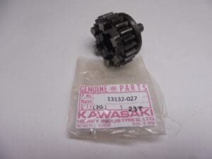 13132-027 Gear 3e 23t drive shaft Kaw.S1 250/3 used but perf.cond.