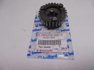 13137-022 Gear top Kaw.S1-2-3 250/3-350/3-400/3cil.used but good cond.