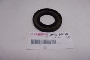93102-35038 Seal front sprocket Yam.TR2 350cc 1968 till 1971 new