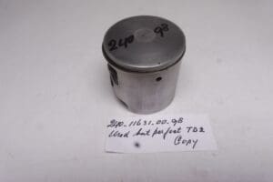240-11631-00-98 Piston (Copy) with ring Yam.TD2 250cc racing used (we have modify the bottom side) see picture