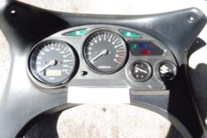 94421-08F Cockpit ass'y with speedmtr.(km) tacho and fuelmtr. Suz.GSX600F/750 1998 up as >>NEW<<