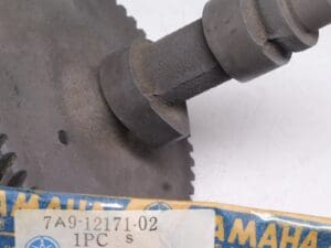 7A9-12171-02 Camshaft assy Generator/W.pomp Yam.EC1800-2800 and EF1200-1800-2600 and W.pomp YP20NT new