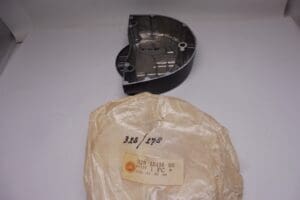 328-15416-00/278-15416-00 Cover oilpomp(wet clutch)Yam TD-TR3 racing and RD250/350/DS7/R5