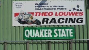 Banner QUAKER STATE water proof in super conditions.
