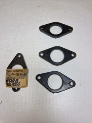 13129-20A00  Insulator carburator RG 500 gamma