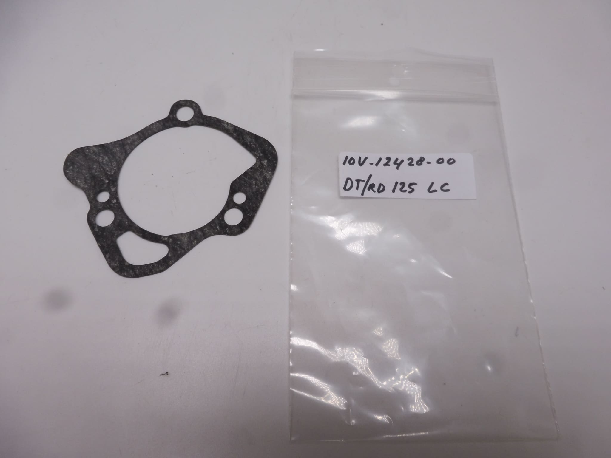 10V-12428-00 Gasket waterpump RD/DT 125 LC original