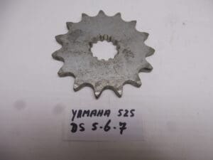 Front Sprocket Yamaha DS 5-6-7 15T 525 chain new