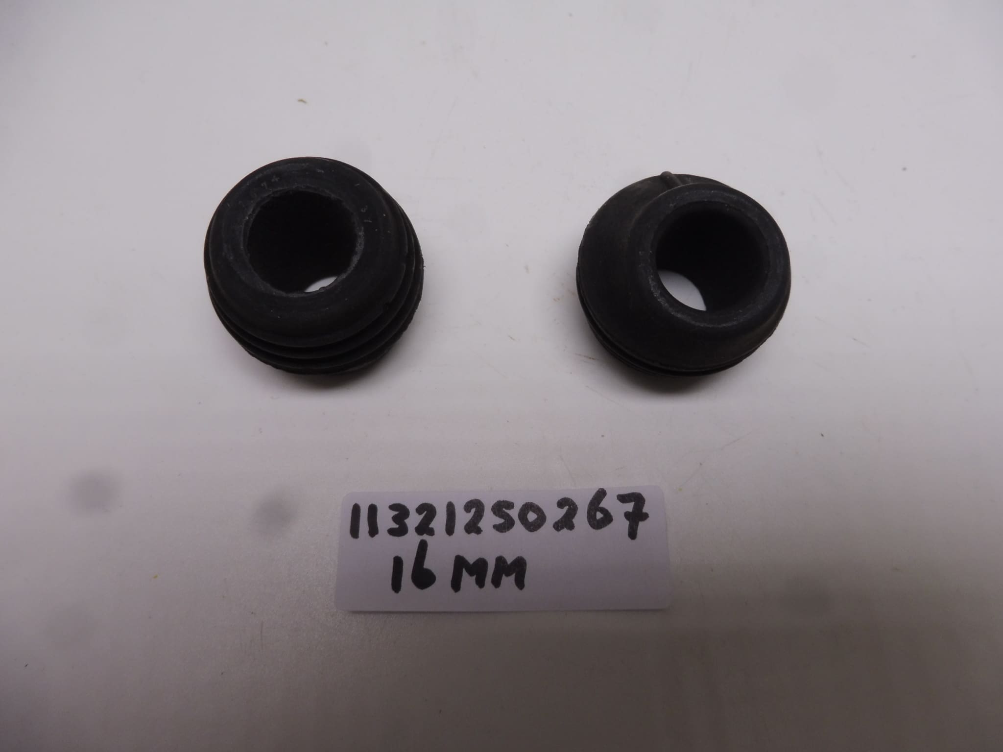 11321250267 Push rod tube rubber BMW R50/60/75/90 16mm orig. new