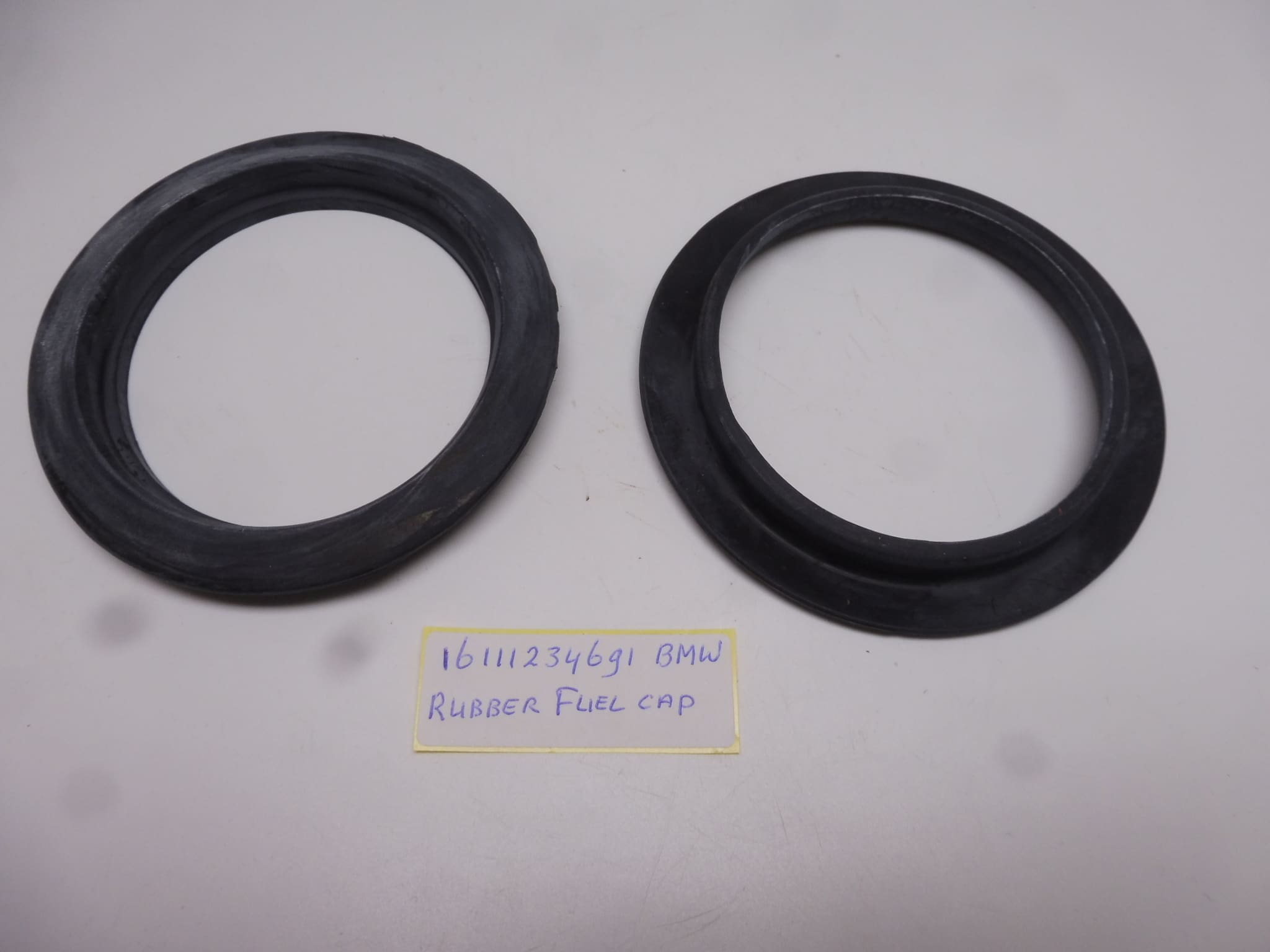 16111234691 Rubber fuel cap BMW original new