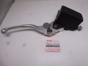 Alternative view of 59600-20C00 Front master cil. Suzuki GSX600F/GSF600-1200/RF900R used