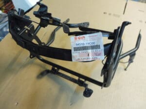 Alternative view of 94510-19C00 Brace cowling Suzuki GSX600F '88 up used but perfect