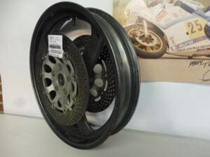 54111-34C00 Frontwh.with disc's Suz.GSX750F '87 up as new