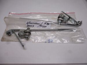 Speed 7 bracket/set to fitt windscreen on the steerring. N.O.S