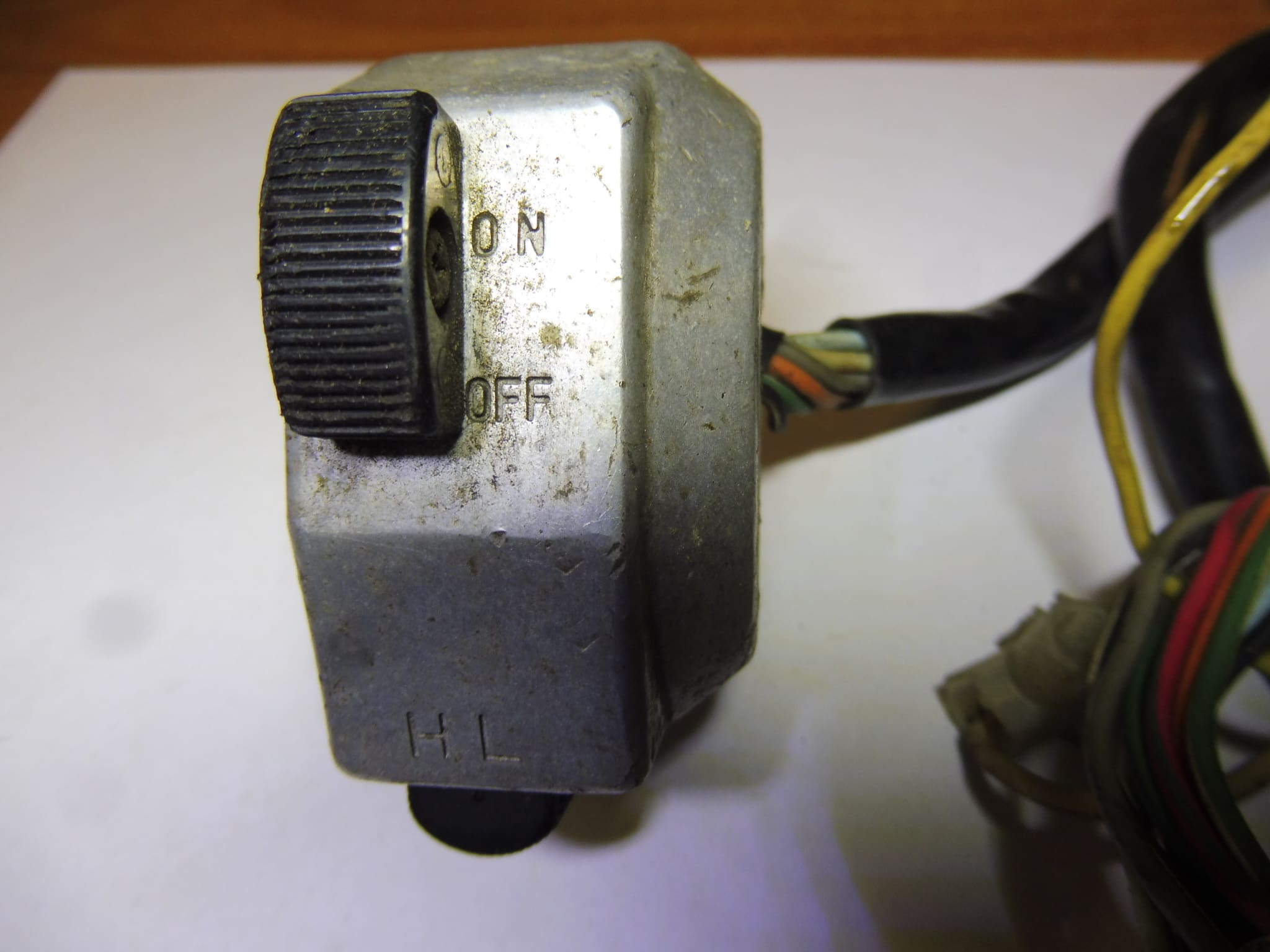57700-28701 Left switch handlebar assy Suzuki T500 used